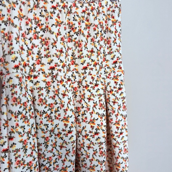 3/$10⚡️Sweetheart Cut Cream & Floral Strapless Textured Dress w Pleated Skirt - Picture 11 of 12